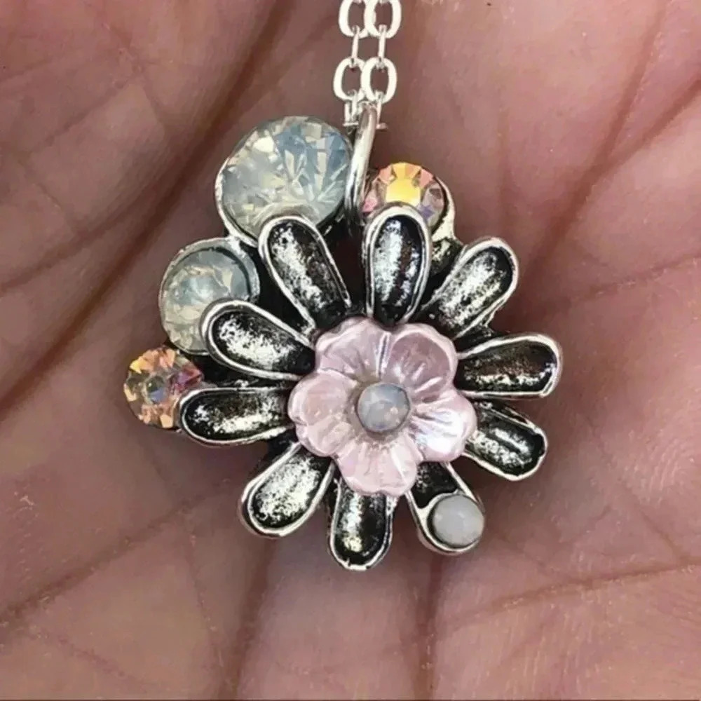 Pretty Spring Floral Flower Antique Style Pendant Necklace 4 NWT